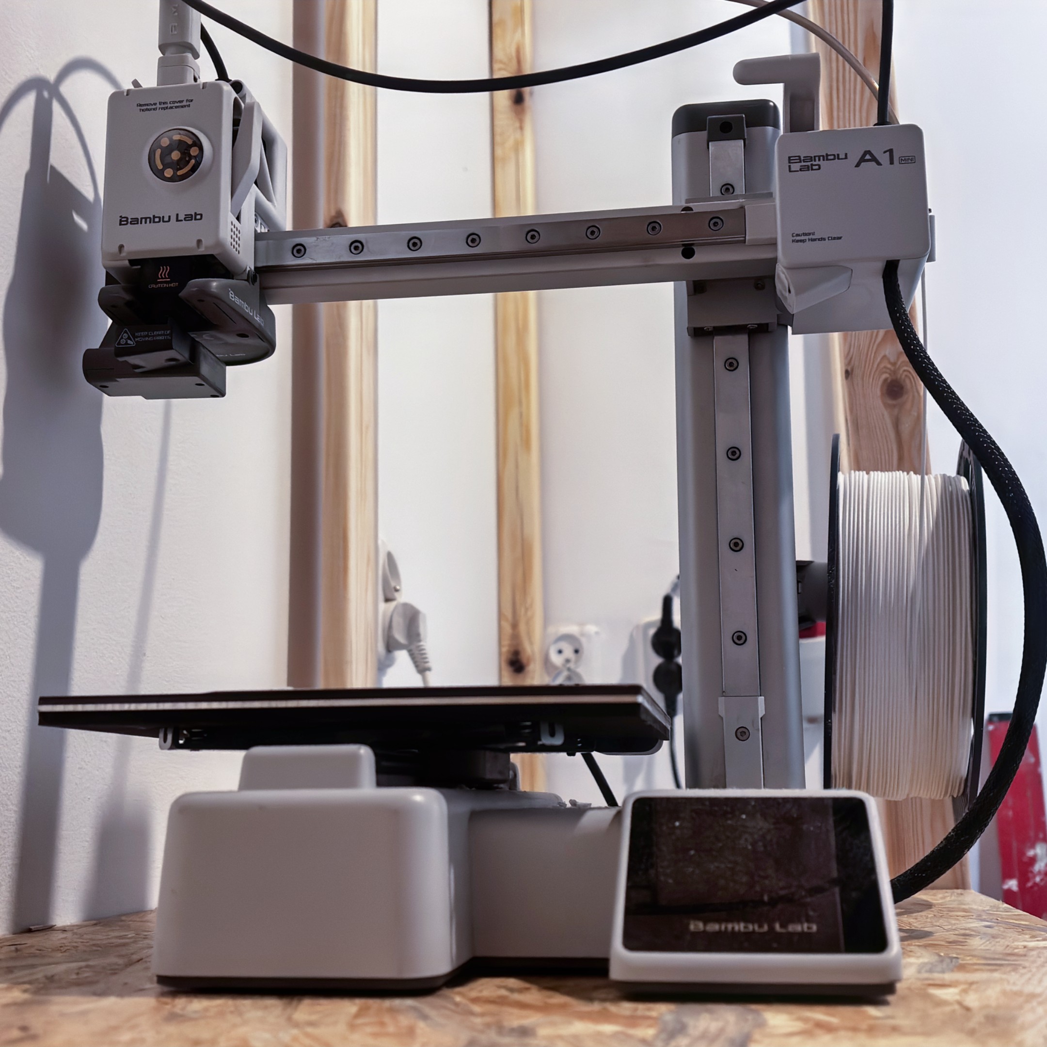 Stanowisko z drukarką 3D w laboratorium